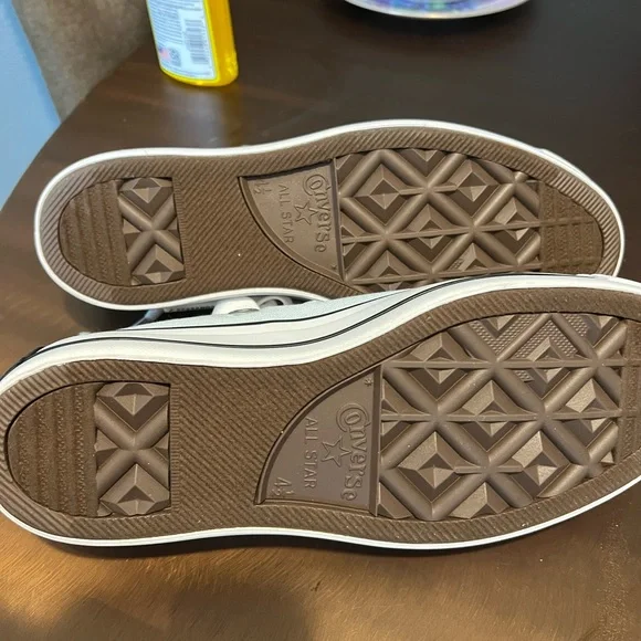 Converse White Sneakers Classic Low-Top Canvas - Picture 4 of 5